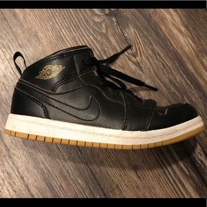 Jordan 1 Mid